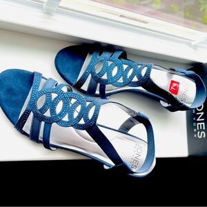 New ladies Navy Blue Strappy Wedge Sandals from ‘Jones New York’ / size 7.5